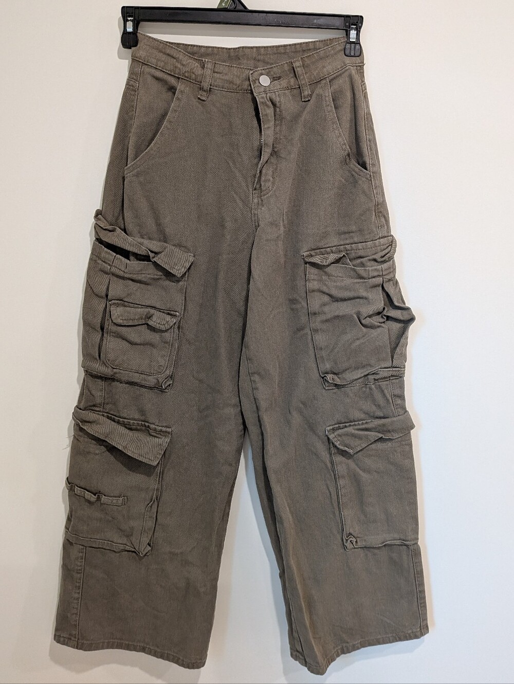 Wide-leg Taupe/Olive Green Cargo Pants (size 26) Utility